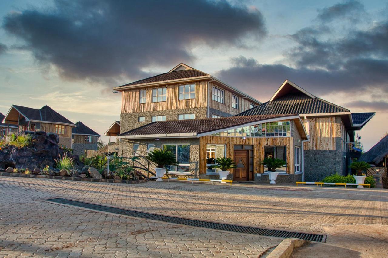 Aberdare Prestige & Royal Hotel 5*